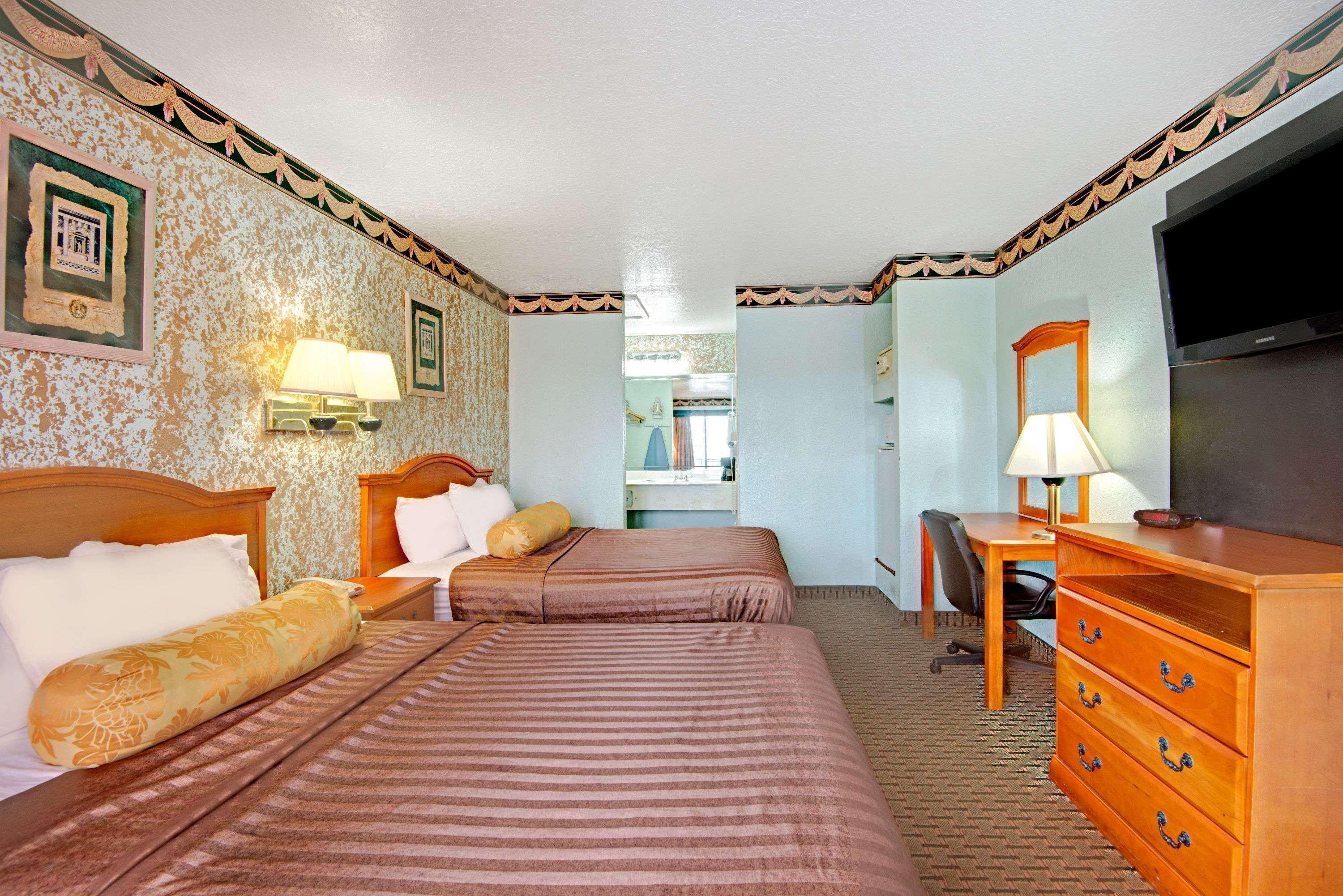 Econo Lodge Inn & Suites Near Lackland Afb San Antonio Bagian luar foto