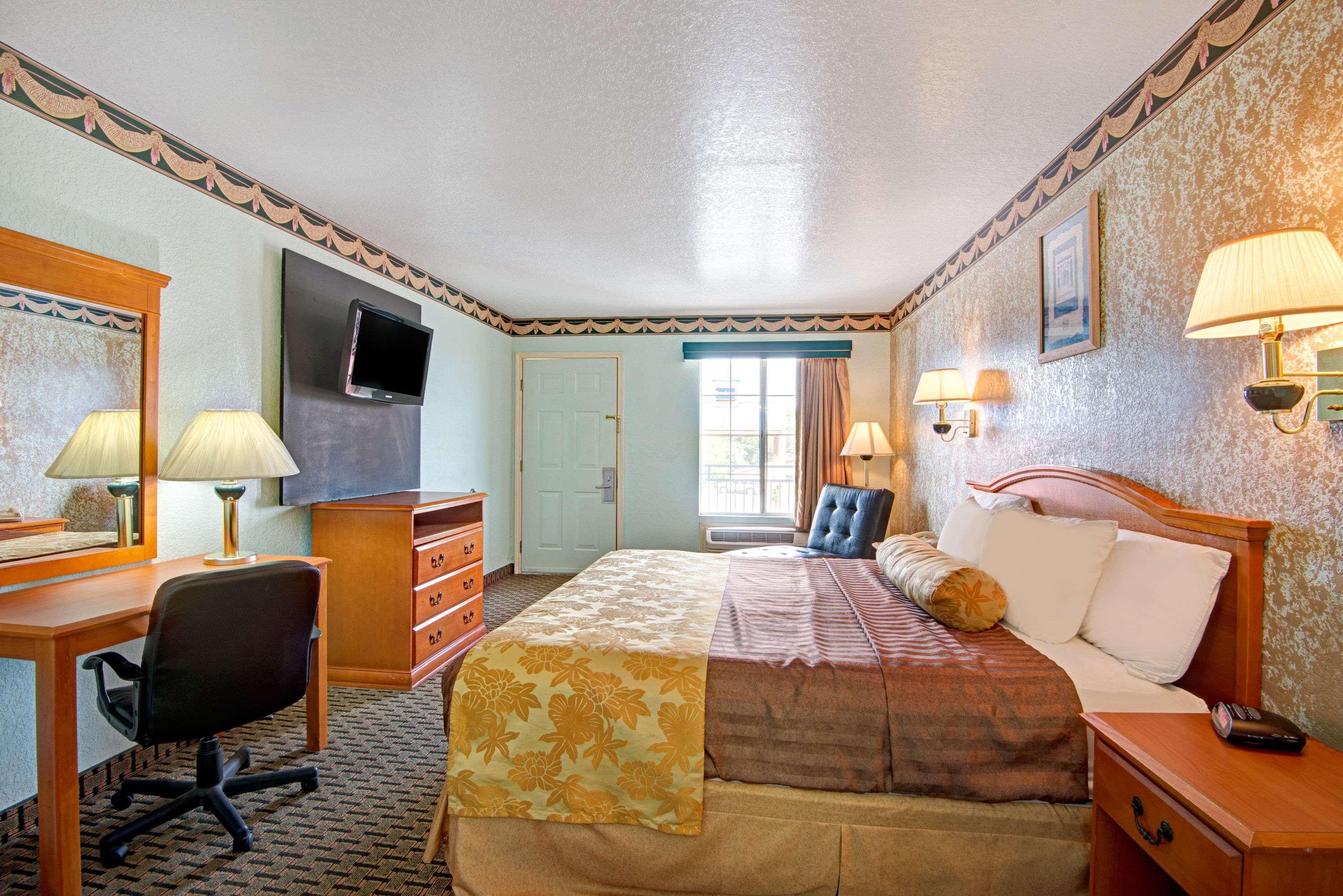 Econo Lodge Inn & Suites Near Lackland Afb San Antonio Bagian luar foto