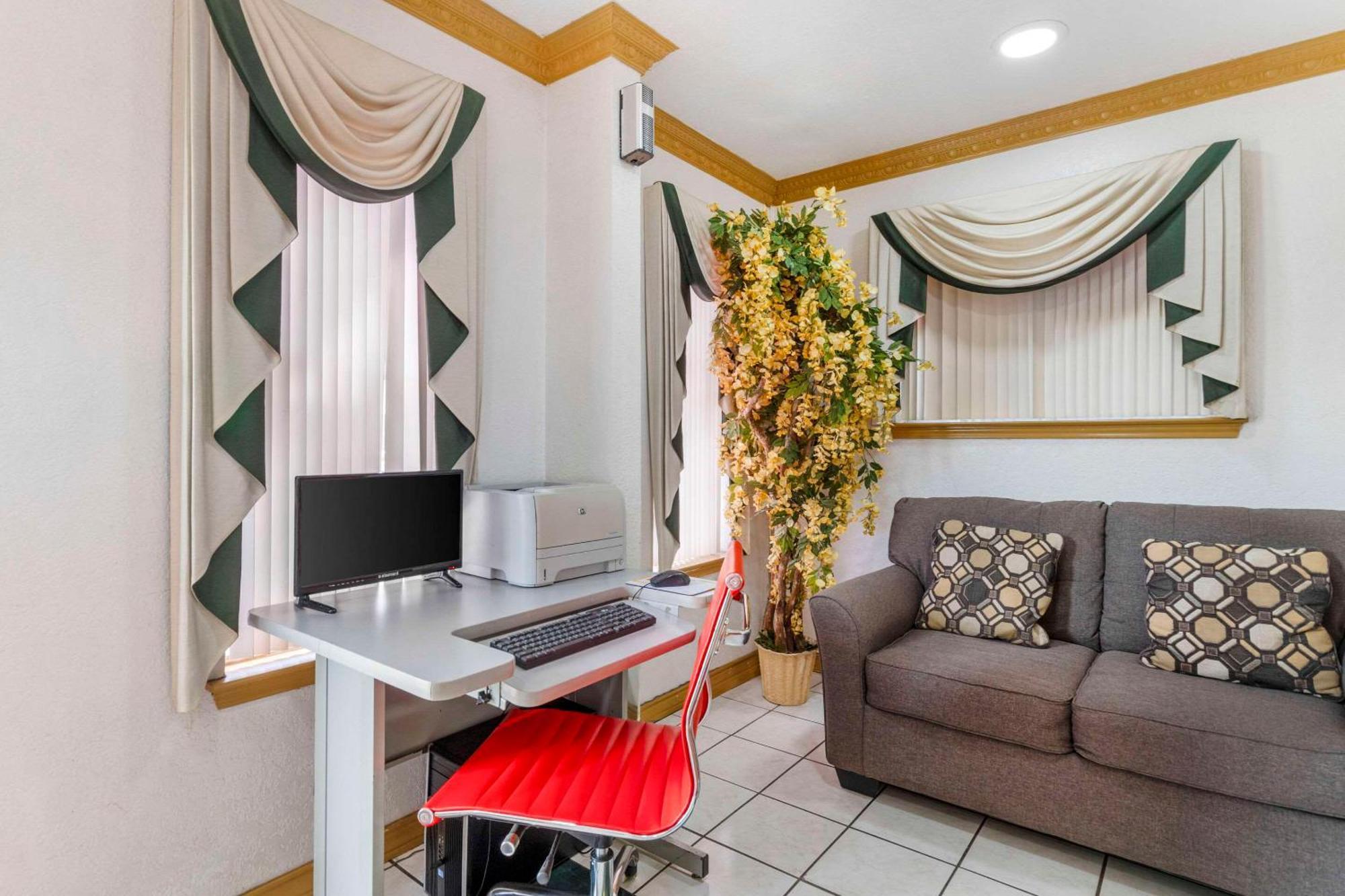 Econo Lodge Inn & Suites Near Lackland Afb San Antonio Bagian luar foto