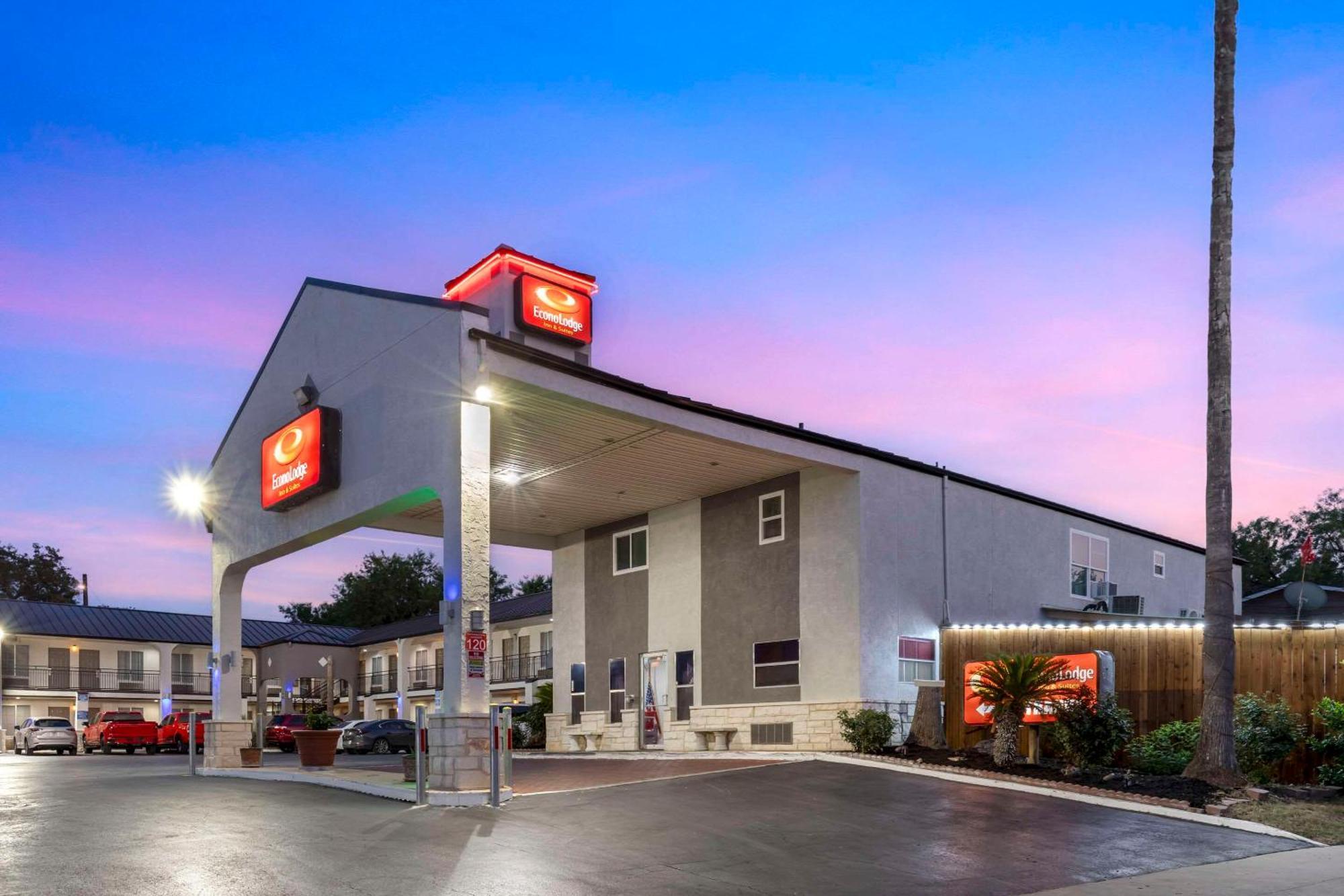 Econo Lodge Inn & Suites Near Lackland Afb San Antonio Bagian luar foto