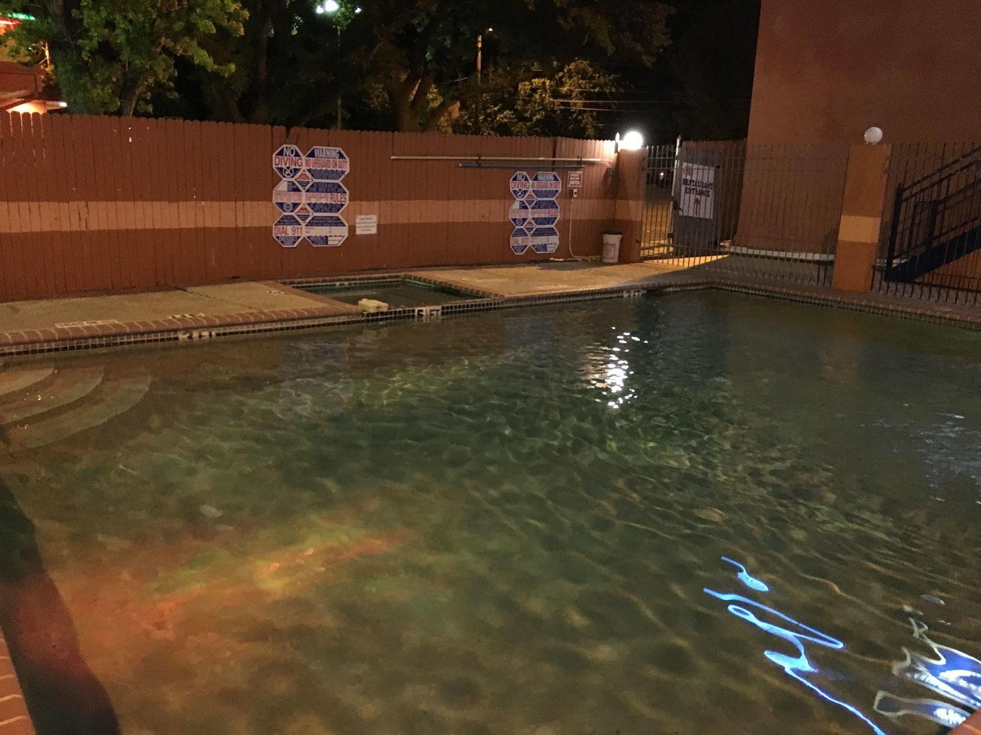 Econo Lodge Inn & Suites Near Lackland Afb San Antonio Bagian luar foto